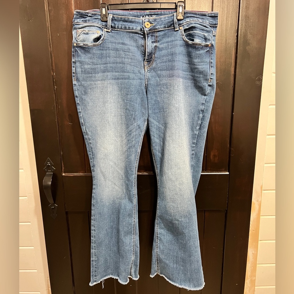 Edgely Blue Distressed Jeans
